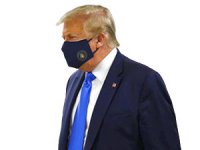 ABD Başkanı Trump ilk kez maske taktı