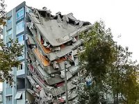 İzmir'de 12 kişi hayatını kaybetti 419 yaralı var