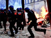 Paris'te protestolara şiddet karıştı