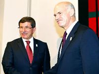Davutoğlu, Papandreu ile görüştü