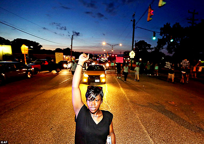 3626d00000000578-3683777-image-a-14_1468217120732.jpg 3626d00000000578-3683777-image-a-14_1468217120732.jpg