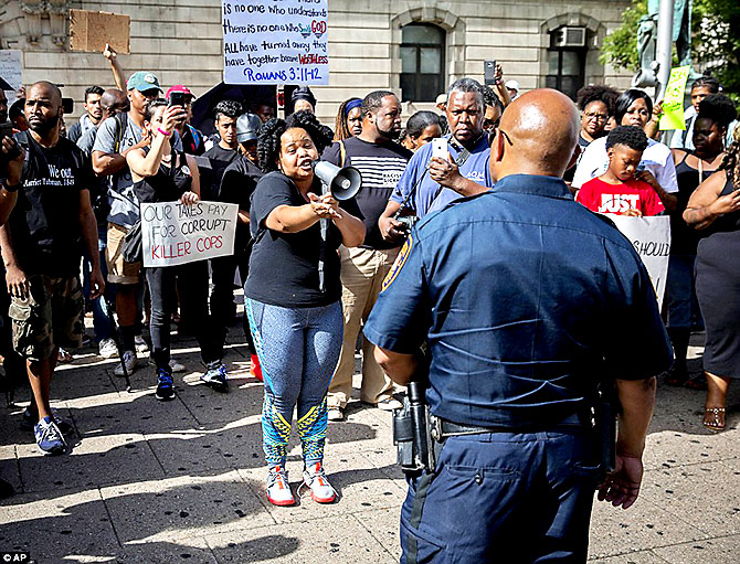 3627217c00000578-3683777-image-a-59_1468218997075.jpg 3627217c00000578-3683777-image-a-59_1468218997075.jpg