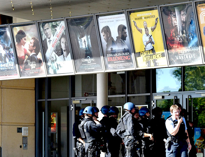 670-065.jpg 670-065.jpg