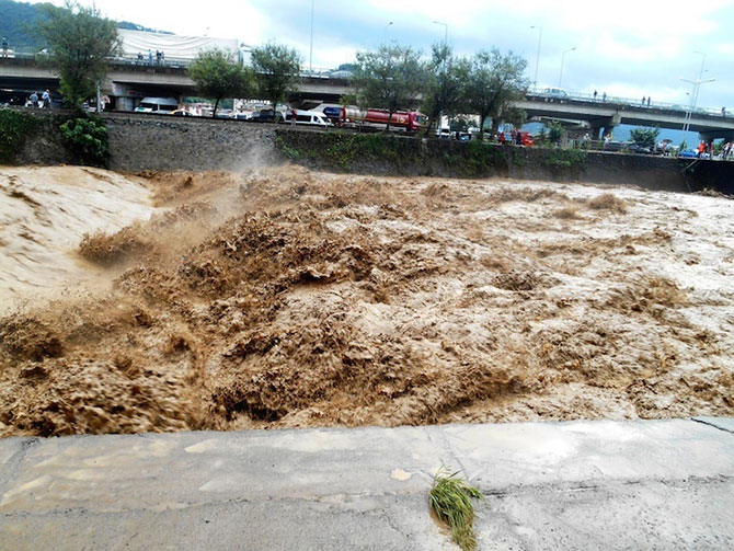 6702-005.jpg 6702-005.jpg