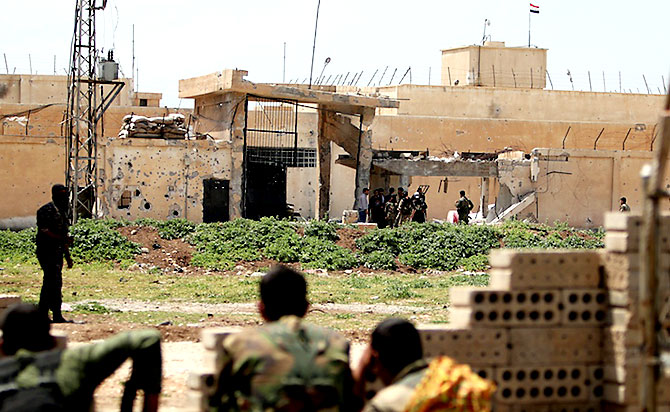 6702-025.jpg 6702-025.jpg