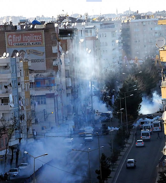 sura-yurumek-isteyen-gruplara-polis-mudahale-etti.jpg sura-yurumek-isteyen-gruplara-polis-mudahale-etti.jpg