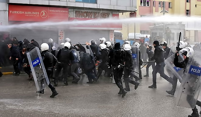 van-polis3.jpg van-polis3.jpg