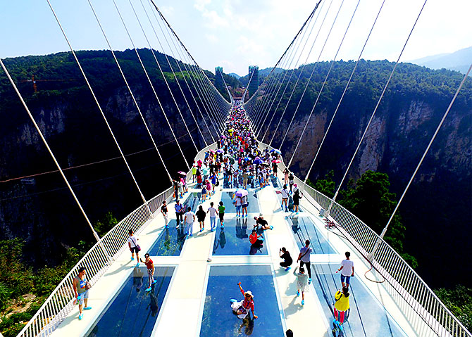 zhangjiajie-grand-canyon-glass-bridge-haim-dotan_dezeen_2364_ss_3.jpg zhangjiajie-grand-canyon-glass-bridge-haim-dotan_dezeen_2364_ss_3.jpg